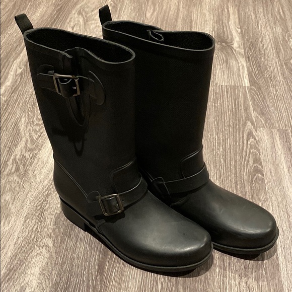 Kenneth Cole Reaction Black Buckle Rain Boots - Picture 1 of 5